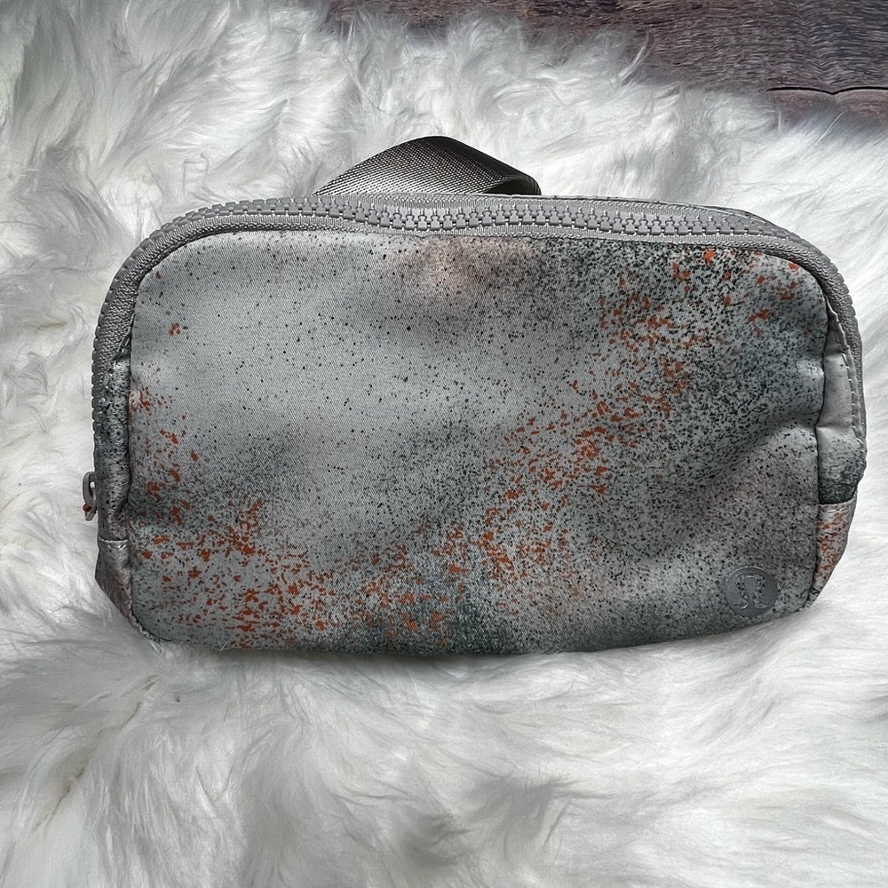 NWT | lululemon Everywhere Belt Bag | Spray Camo Mini Silver Blue